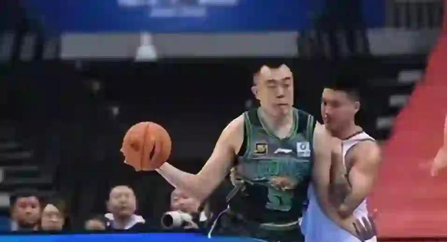 5月1日CBA半决赛辽宁男篮落败，韩德君或退役，泪洒直播间