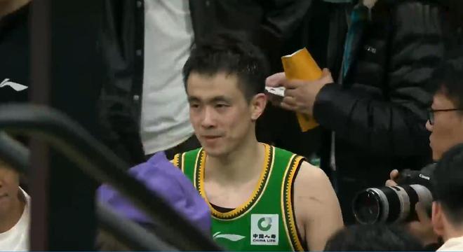 辽宁队遭广厦队横扫无缘总决赛，四连冠梦碎，老将赛后落泪