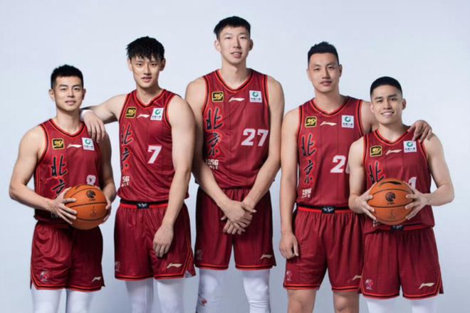 5月2日晚CBA季后赛半决赛G3：北京队主场对阵山西队战况激烈