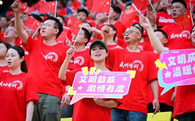回顾32年川沪足球大战：经典赛事频出，各阶段精彩不断