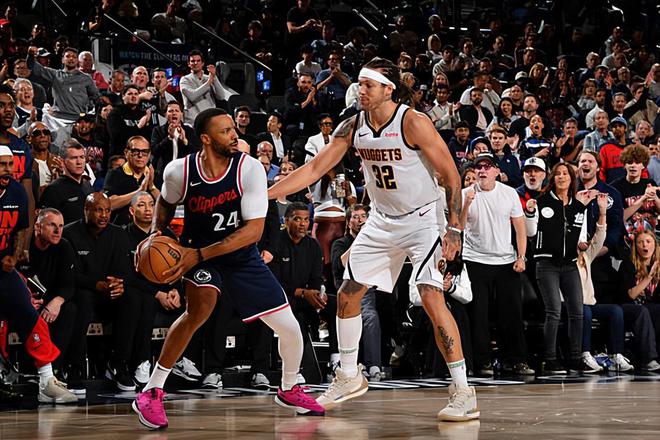NBA季后赛快船胜掘金追平总比分 鲍威尔找回状态