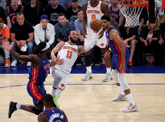本赛季NBA季后赛首轮尾声：多队早早晋级与巨星孤立无援情况