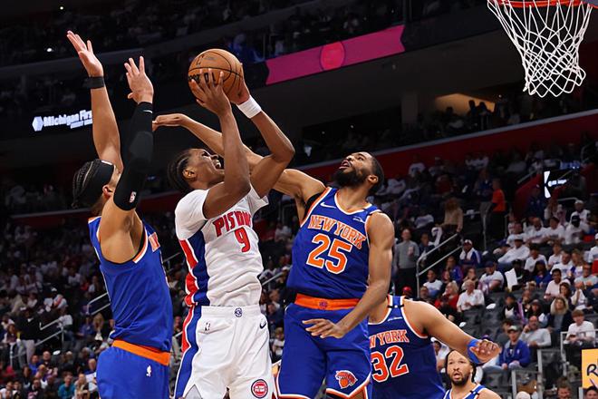 NBA 季后赛尼克斯胜活塞晋级，奥萨尔-汤普森表现出色数据亮眼