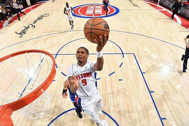 NBA 季后赛尼克斯胜活塞晋级，奥萨尔-汤普森表现出色数据亮眼