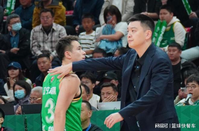 CBA 半决赛辽宁队被广厦 3 比 0 横扫，杨鸣或成王朝掘墓人