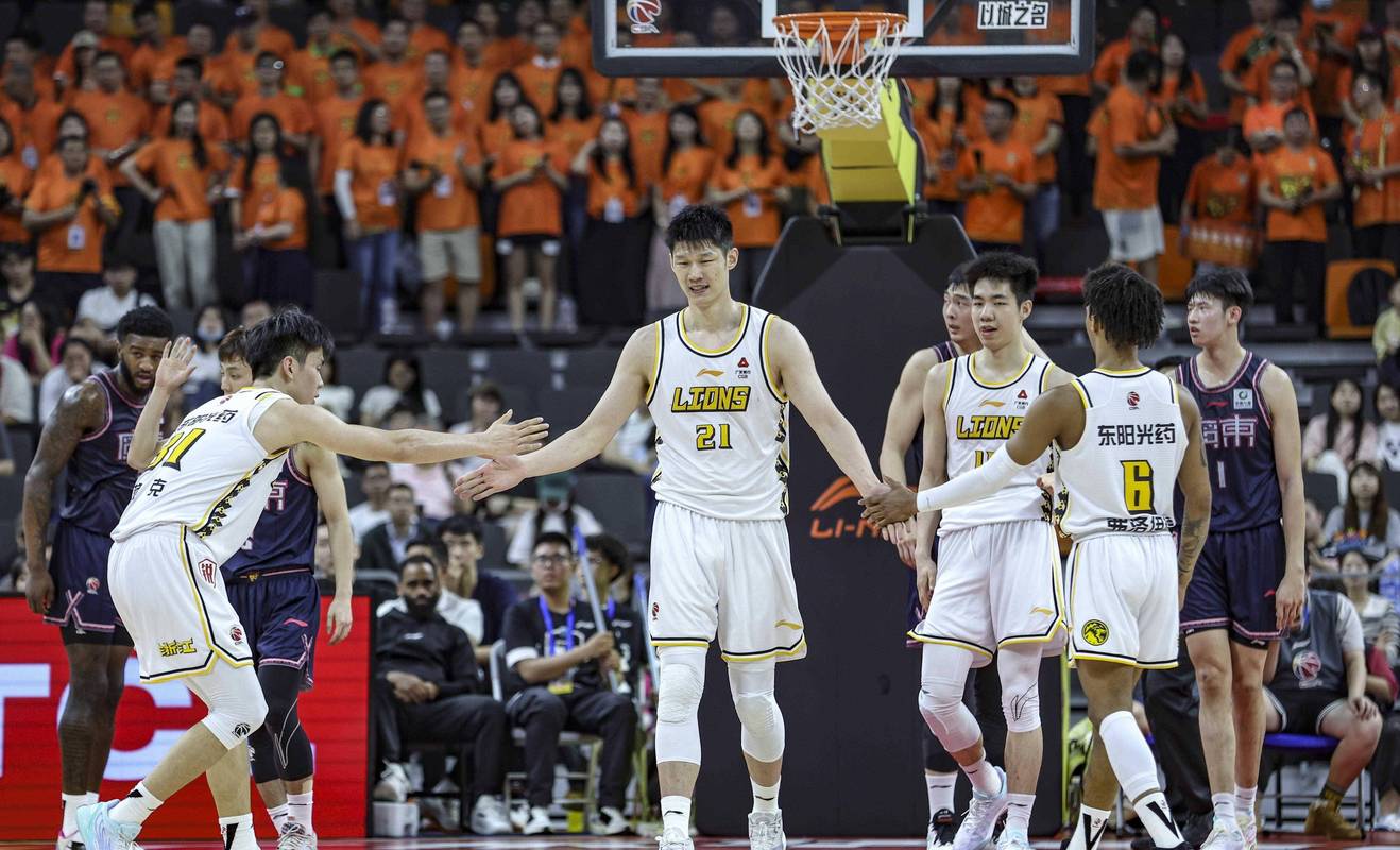 CBA 半决赛辽宁队被广厦 3 比 0 横扫，杨鸣或成王朝掘墓人