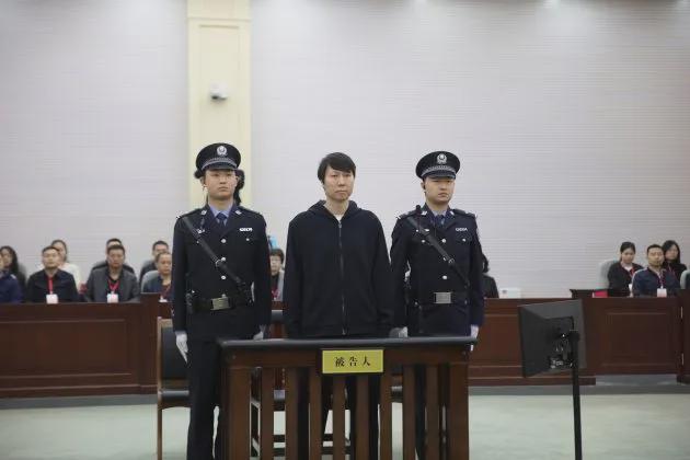 2025 年 4 月 30 日湖北省高院二审李铁案维持原判，足球黑色幽默达巅峰