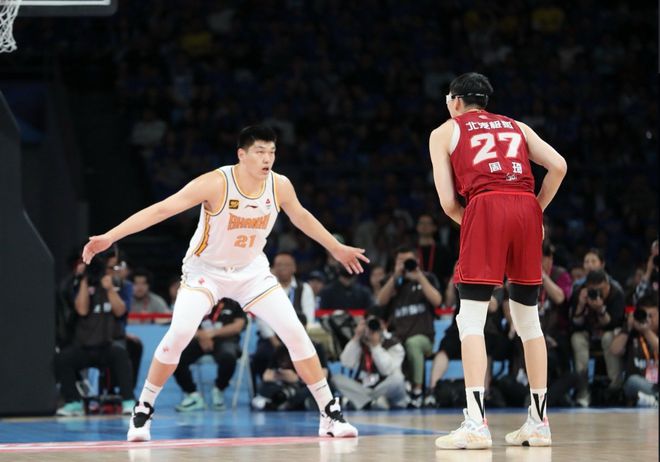 山西和北京系列赛G2刘传兴犯规致曾凡博受伤，G3却越战越勇