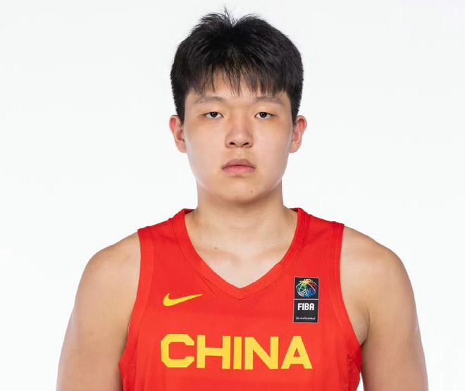 NBA 季后赛激战，灰熊敲定新主帅，老詹伤情也有新消息