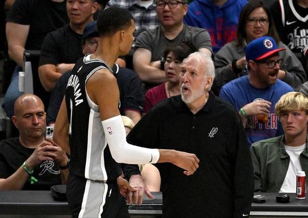 5月3日NBA季后赛西部首轮G6 科尔乌度卡谈波波维奇 赛场突发状况