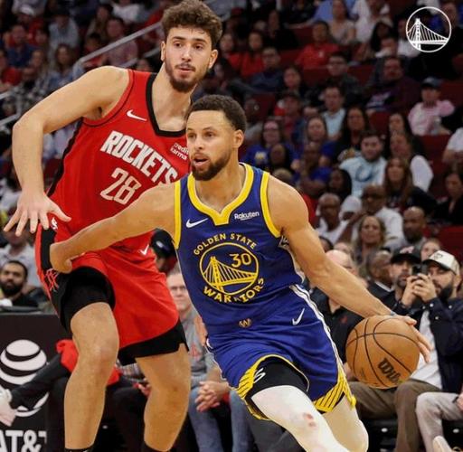 NBA 季后赛 G6：休斯顿火箭队客场对阵金州勇士队战况激烈