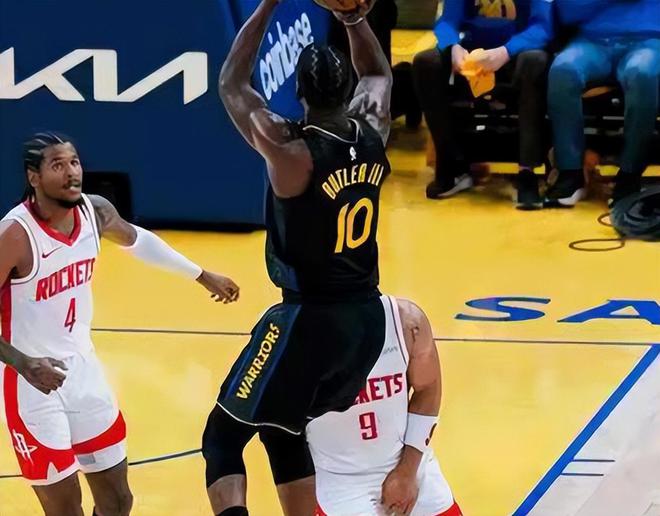 北京时间5月3日NBA季后赛火箭客场胜勇士扳平大比分3-3拖入抢七