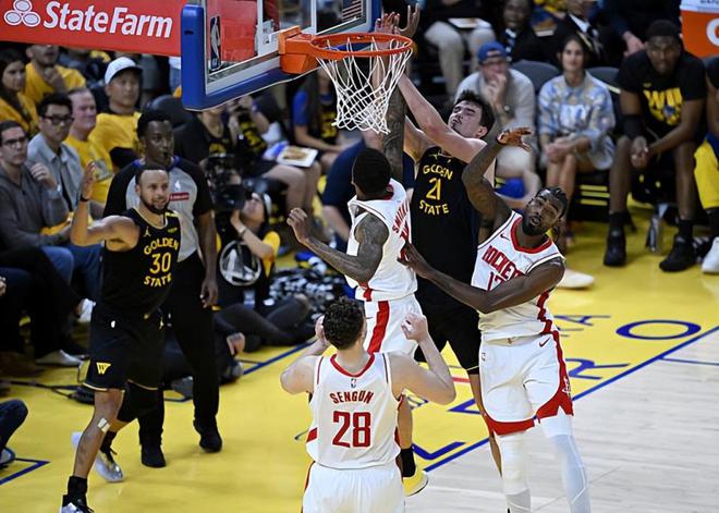 NBA 季后赛火箭胜勇士扳平总比分，波斯特表现令人无语