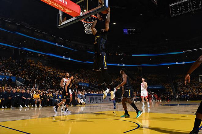 NBA 季后赛火箭胜勇士扳平总比分，小佩顿表现惨不忍睹