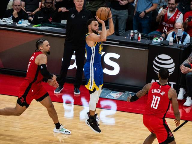 NBA 季后赛火箭 115-107 胜勇士扳平 3-3，勇士仅存两优势迎抢 7