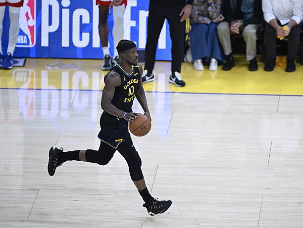 NBA季后赛火箭胜勇士扳平总比分，吉米-巴特勒表现糟糕