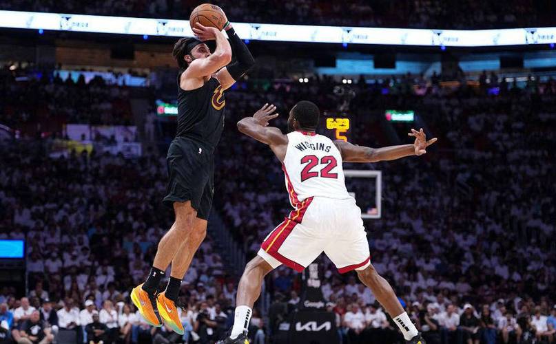 NBA 季后赛火箭胜勇士扳平总比分，特雷斯-杰克逊-戴维斯获机会