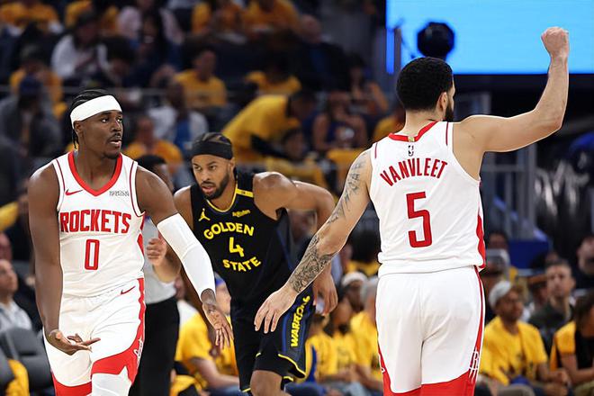NBA 季后赛火箭胜勇士扳平比分，阿隆 - 霍勒迪三分助力关键作用凸显