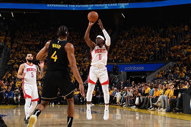 NBA 季后赛火箭胜勇士扳平比分，阿隆 - 霍勒迪三分助力关键作用凸显