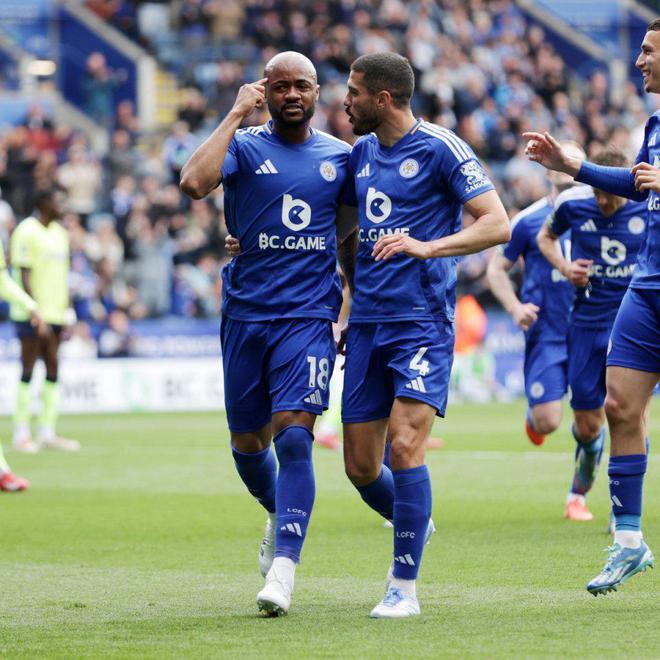 英超第35轮莱斯特城2-0完胜南安普顿，瓦尔迪救场成最大亮点
