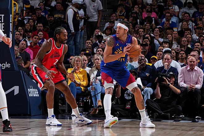NBA 季后赛掘金胜快船晋级，阿隆 - 戈登表现出色数据亮眼