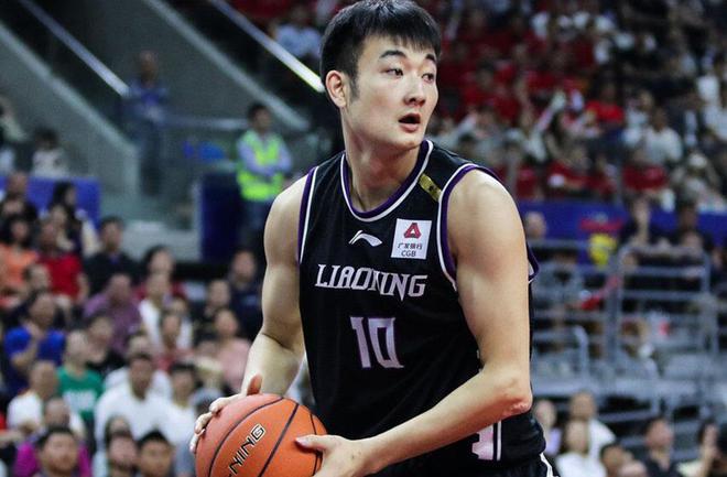 5月4日晚CBA辽宁男篮前锋丛明晨正式退役，背后原因令人深思