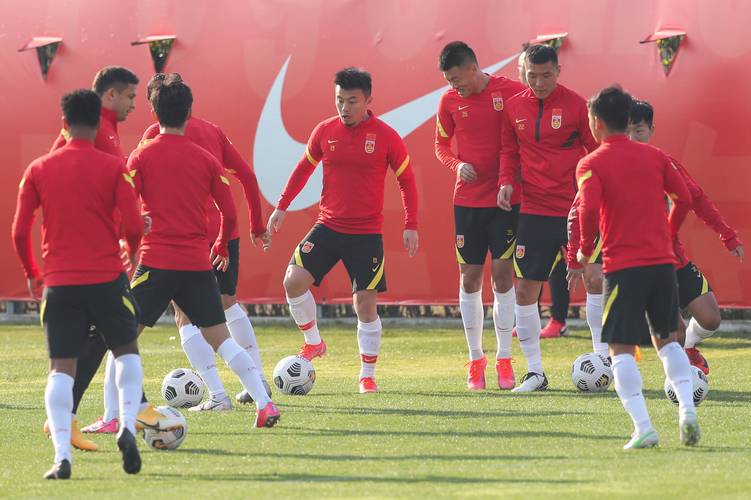 18强赛仅剩两轮，足协全力保国足晋级，出征印尼压力巨大