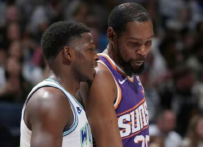 NBA 季后赛东部半决赛 G1：骑士主场对阵步行者精彩战况