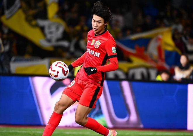 19岁锋线小将李新翔中超首秀惊艳，后续却归于平淡
