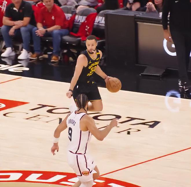 5月5日NBA抢七：勇士103-89胜火箭4-3晋级，库里表现及纪录详情