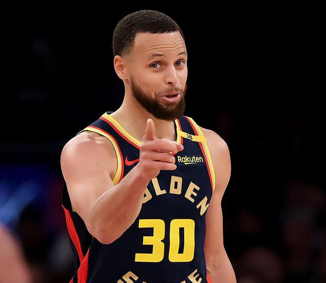 NBA季后赛抢七大战：勇士103-89大胜火箭，范乔丹恶犯成转折点