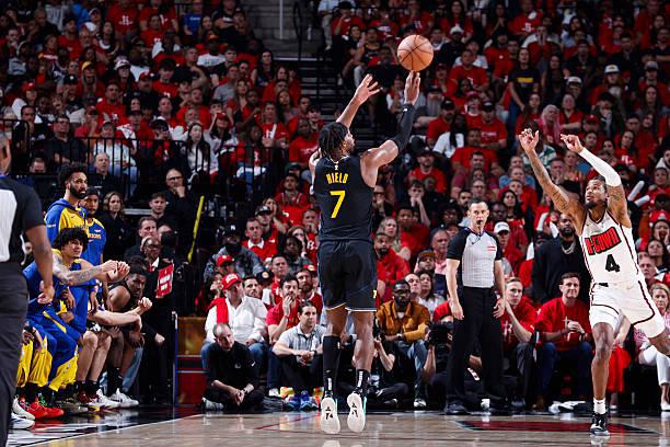 NBA季后赛：金州勇士胜休斯顿火箭，巴迪-希尔德成取胜关键