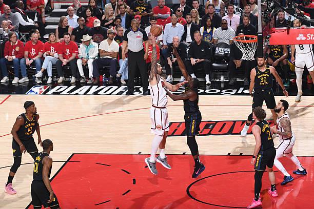 NBA 季后赛：金州勇士胜休斯顿火箭，火箭替补中锋状态下滑无缘次轮