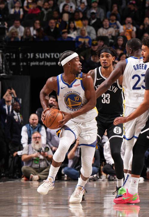 NBA 季后赛：勇士胜火箭晋级，替补内线新星波斯特表现几何？