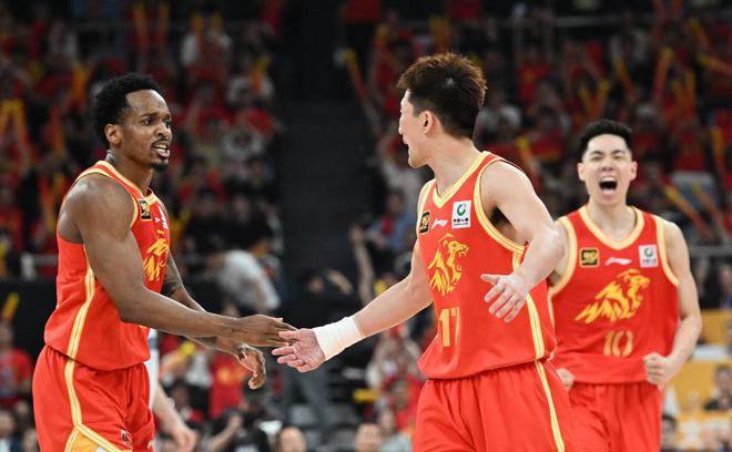 中国篮球名宿王治郅央视专访：杨瀚森赴美选秀及CBA内外援关系引关注