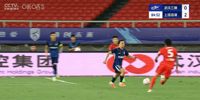 中超第11轮武汉三镇0-2负上海海港，老将神勇外援浪费机会