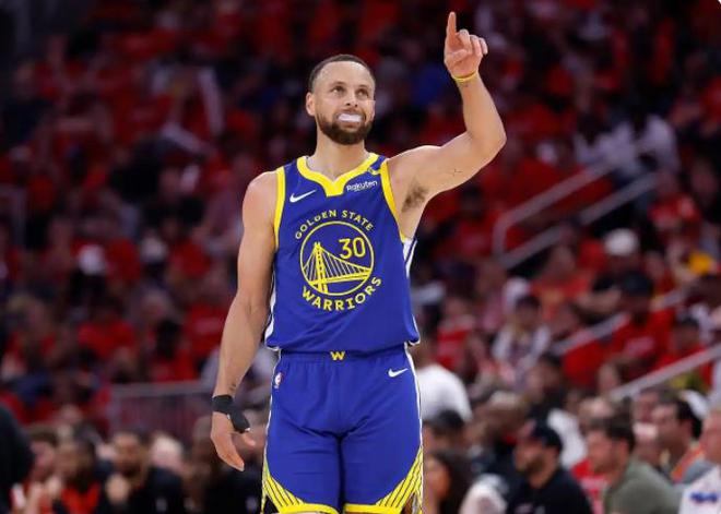 NBA西部首轮季后赛：金州勇士战胜火箭晋级，赛季交易引关注