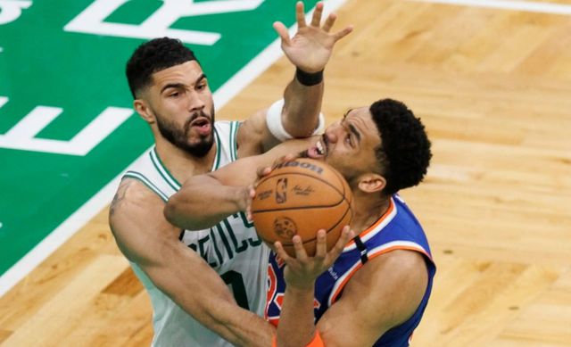 5月6日NBA东部半决赛首战：凯尔特人主场20分领先却加时惜败尼克斯