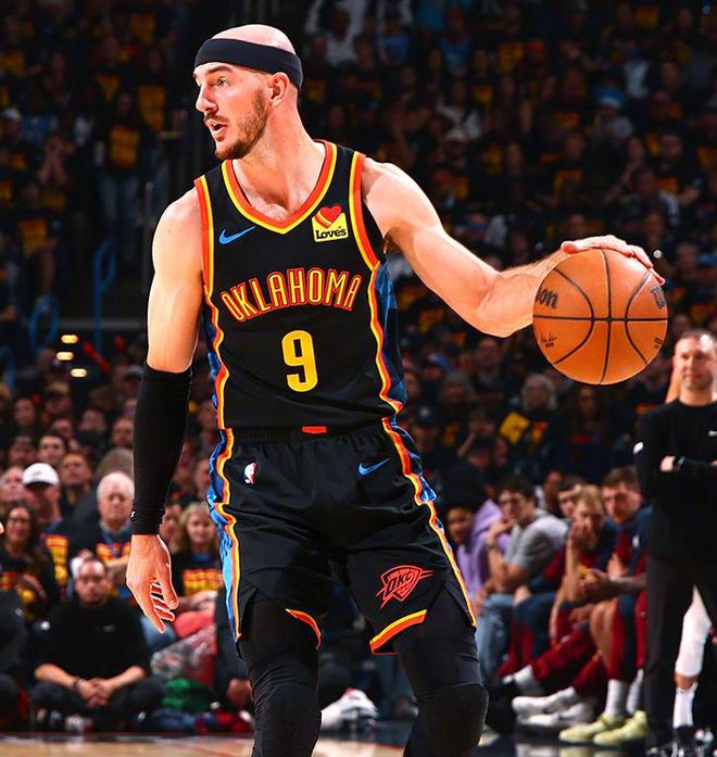 5月6日NBA季后赛西部半决赛首战，雷霆队119-121遭三分绝杀大逆转0-1落后