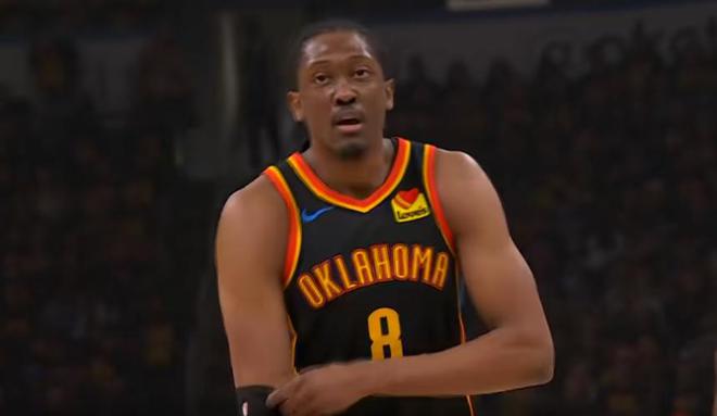 5月6日NBA季后赛西部半决赛首战，雷霆队119-121遭三分绝杀大逆转0-1落后