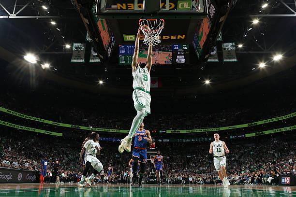 NBA东部半决赛G1：尼克斯惊天翻盘，小德里克-怀特表现可圈可点