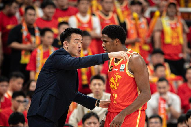 CBA总决赛首战告捷球队将现，北京队客场掀翻广厦之谜待解