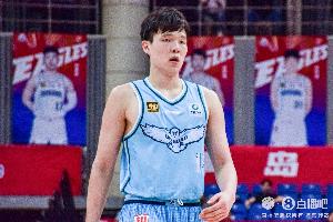 5月4日淄博籍球员杨瀚森赴美特训 为NBA选秀全力准备