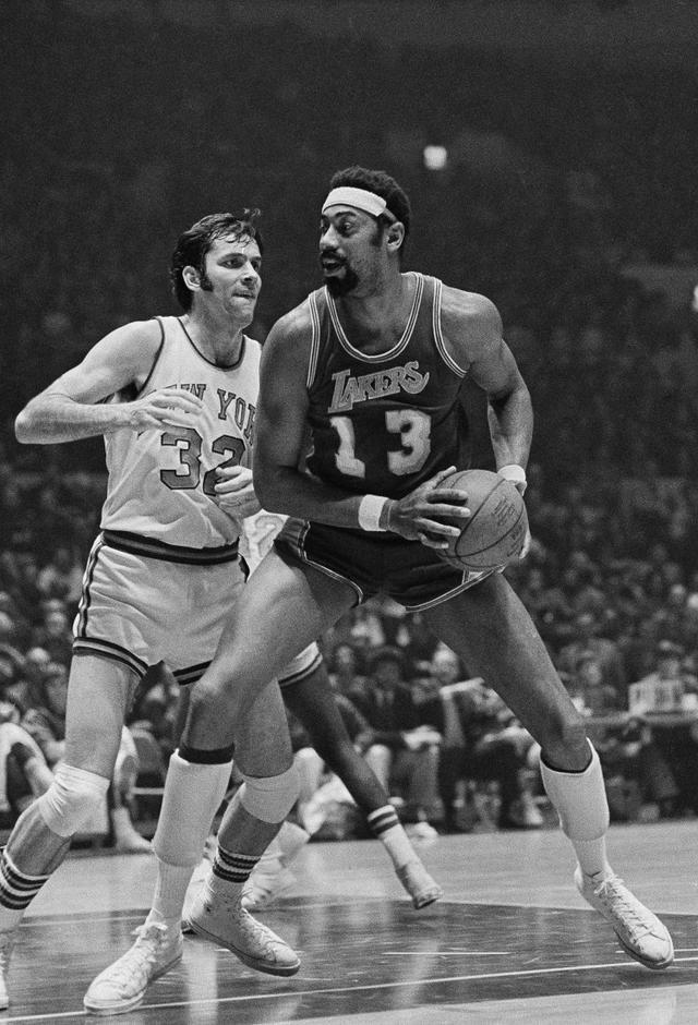 NBA 季后赛次轮 G1 约基奇超神！盘点联盟 70 年代后单场 40+20 之人