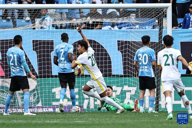 5月5日2025赛季中超第11轮：大连英博海发0比2负北京国安精彩瞬间