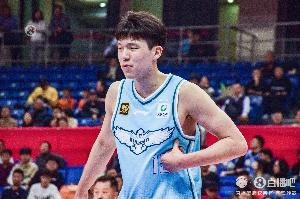 青岛日报：青岛男篮全力支持杨瀚森今年参加NBA选秀