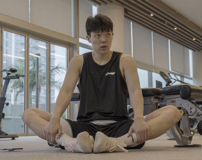 去年未参选引热议，本赛季杨瀚森做好冲击NBA准备，王治郅指出其速度问题