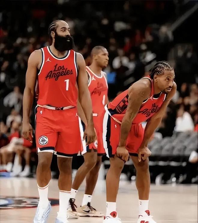 NBA 季后赛首轮落幕，库里高票领先成最佳球员热门人选