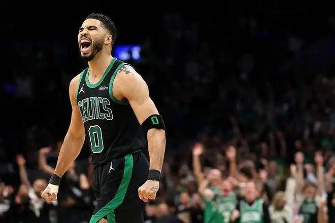 NBA 季后赛首轮落幕，库里高票领先成最佳球员热门人选