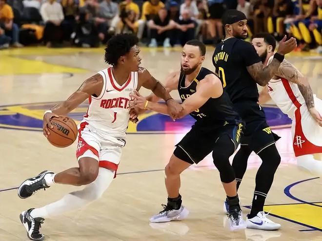 NBA 季后赛首轮落幕，库里高票领先成最佳球员热门人选